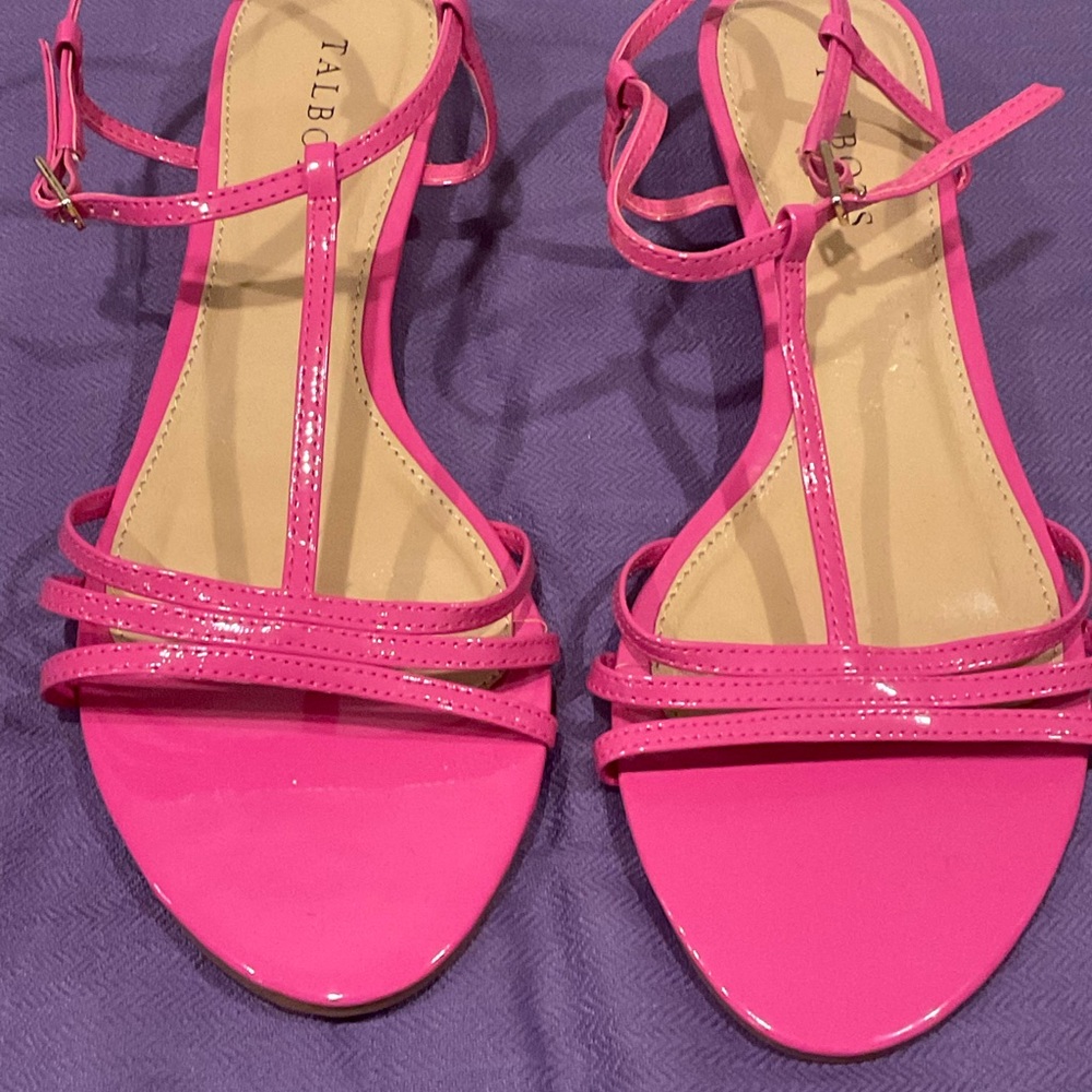 Talbots Pink Patent Leather Flat Sandals, Size 8.5